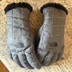 The North Face Gray Quilted Gloves